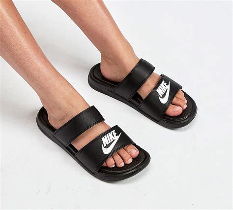 Nike Womens Benassi Duo Ultra Slide Sandals